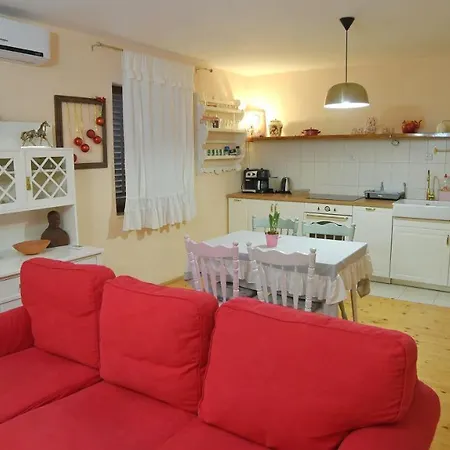 Appartement Central & Vintage Sinj